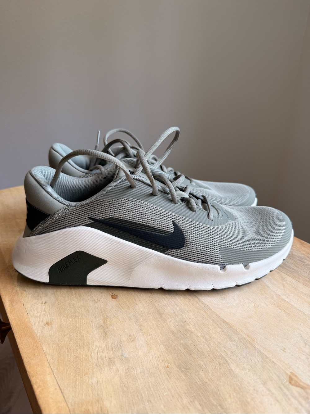 Nike Flex Train workout lifting shoes army green/ sequoia/ phantom black mens 11